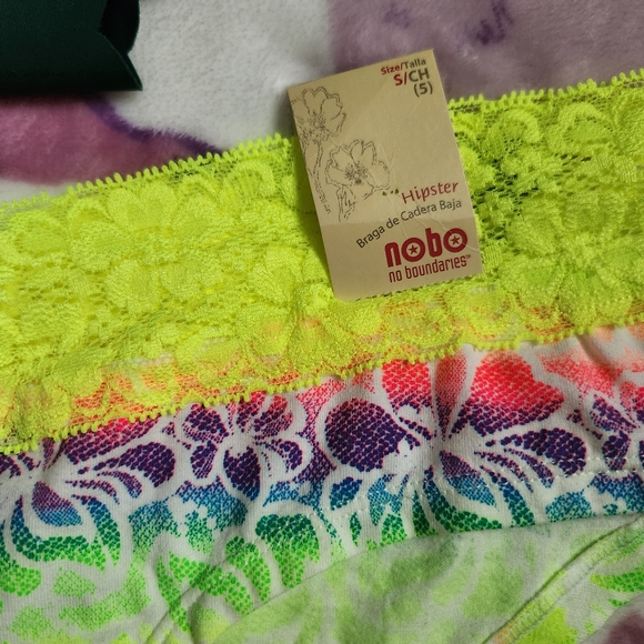 Two Pairs of Small Hipster Panties - Picture 4 of 5